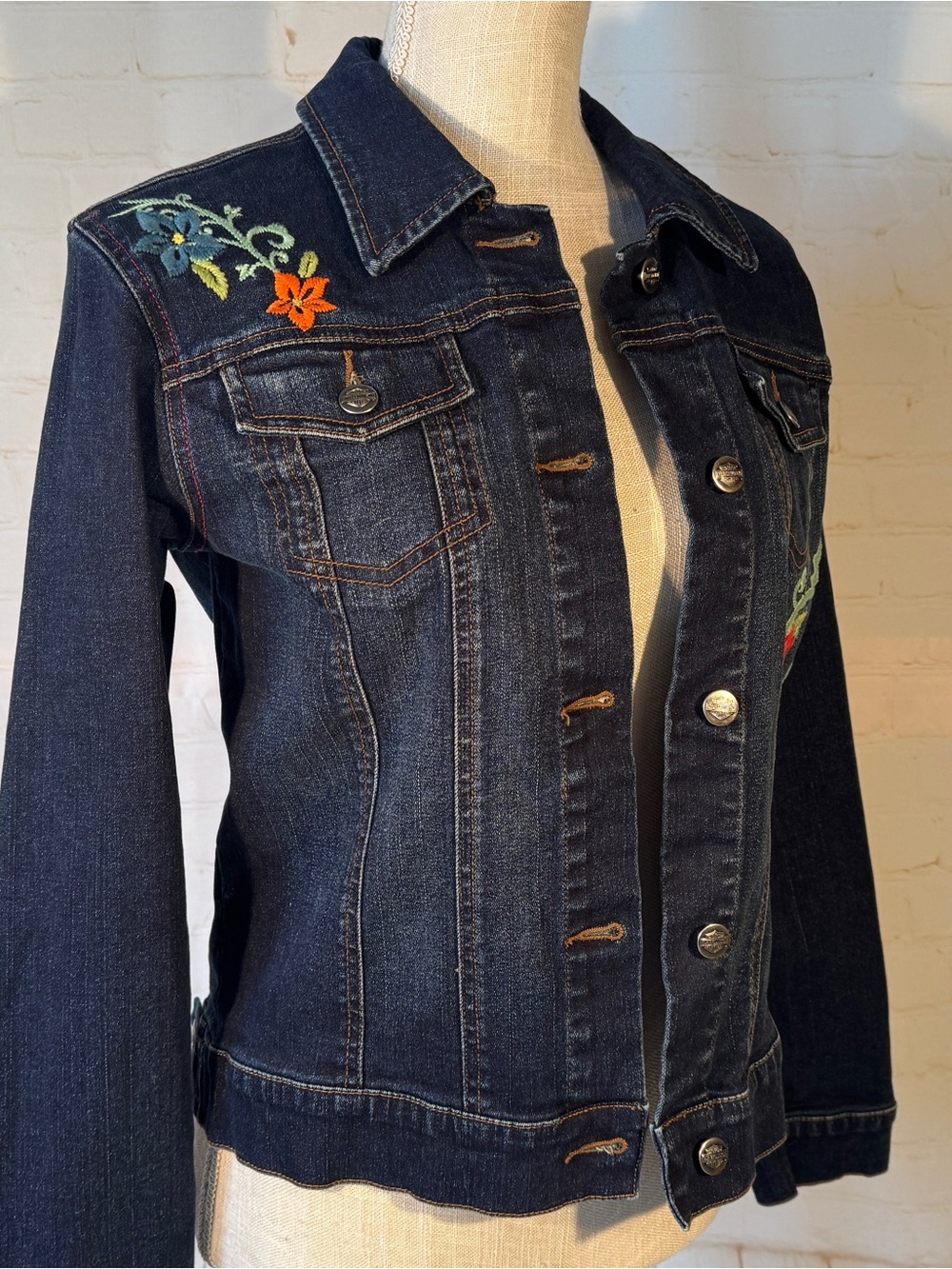 Harley-Davidson Dark Blue Denim Jean Jacket Floral Embroidered 6 8 M EUC - Picture 4 of 8